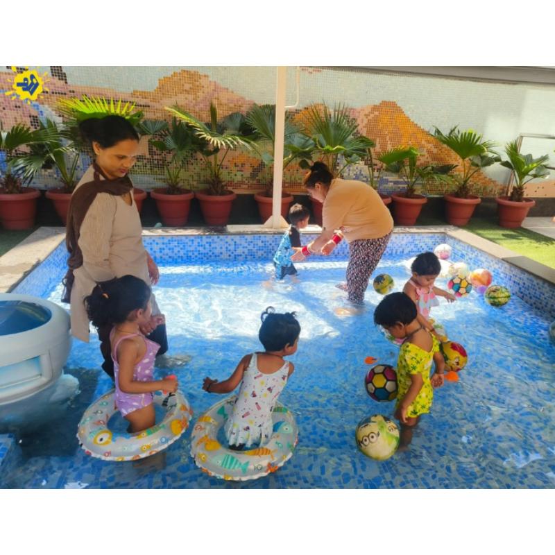 SPLASH POOL ACTIVITY